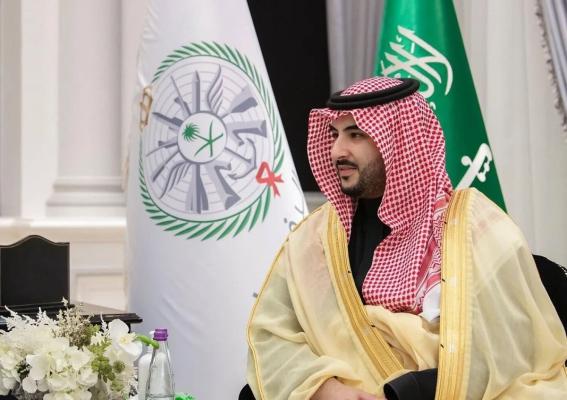 السعودية تضغط لسحب القوات الجنوبية من حضرموت وتستعين بالعليمي