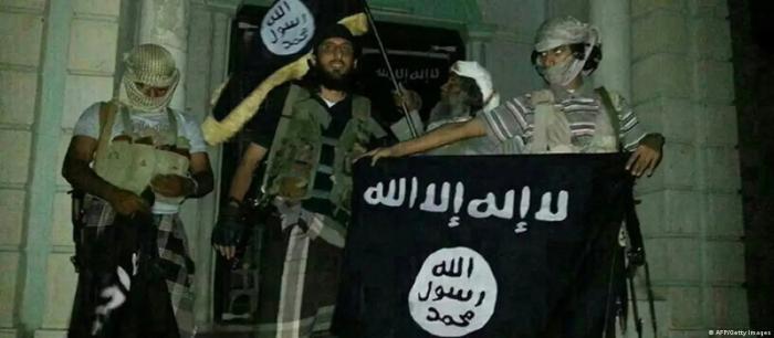 تنظيم القاعدة يحتفي برحيل الإمارات والقوات الجنوبية من حضرموت