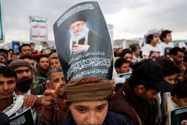 منظور دولي: لماذا لم ينضم الحوثيون إلى الحرب مع إيران؟